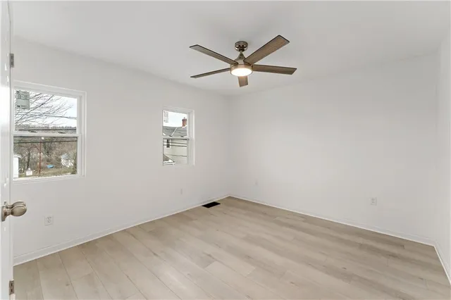 a view of empty room with window