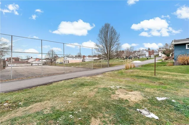 a view of a yard and entertaining space