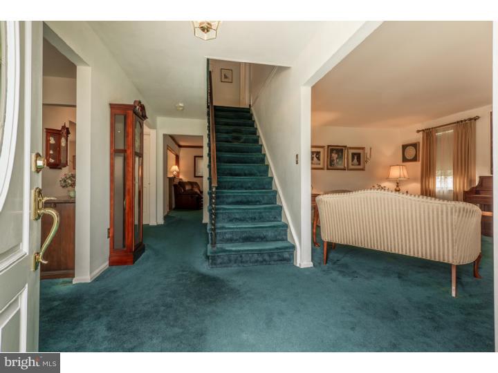 20 Willow Ridge Road Evesham, NJ 08053 - Photo 4 of 22 Foyer