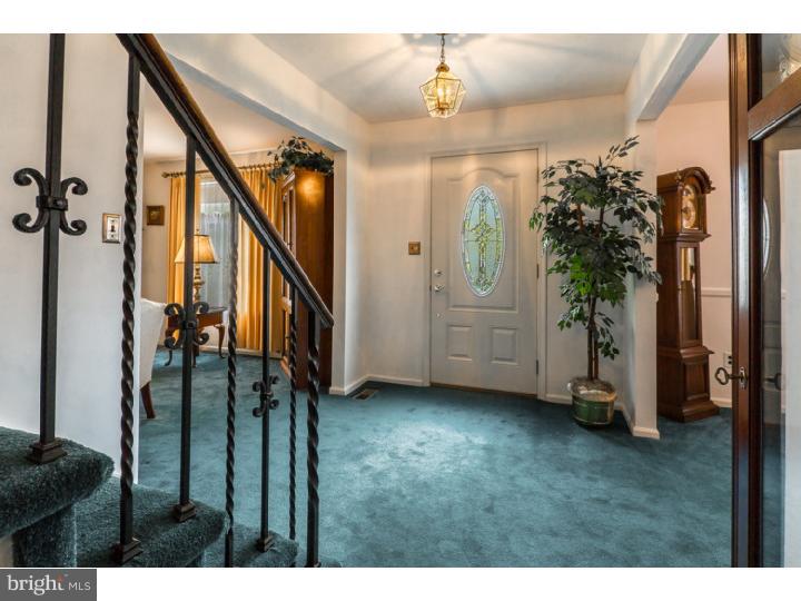 20 Willow Ridge Road Evesham, NJ 08053 - Photo 5 of 22 Foyer