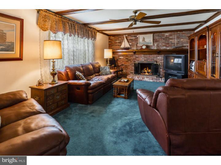 20 Willow Ridge Road Evesham, NJ 08053 - Photo 8 of 22 Family Room