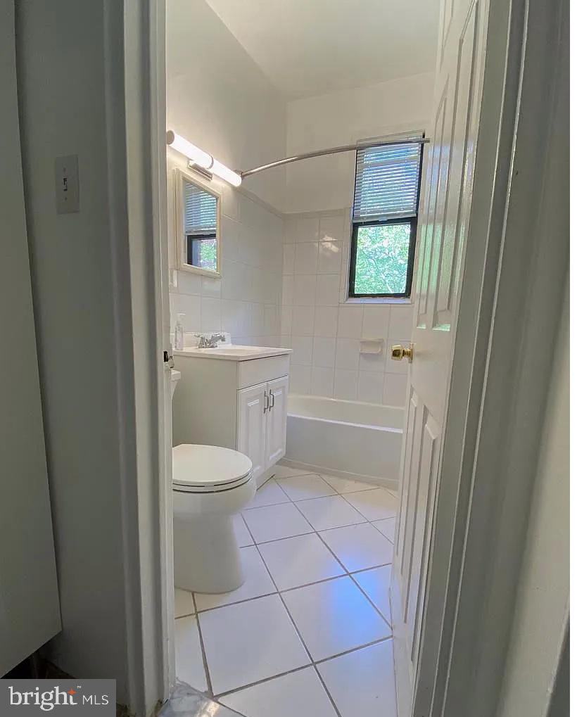 2515 K Street Northwest, Unit 503 Washington, DC 20037 - Photo 13 of 24