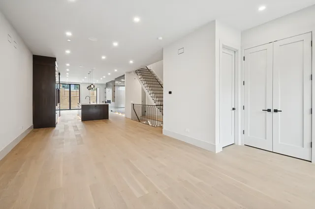 $1,999,999 | 2434 West Superior Street, Chicago, IL 60612