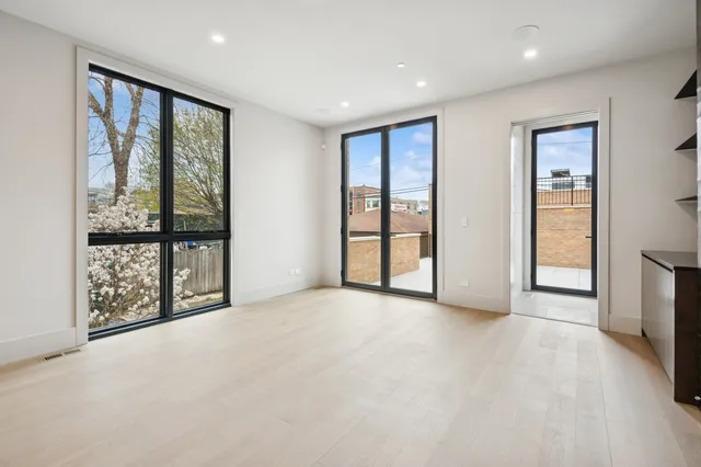 $1,999,999 | 2434 West Superior Street, Chicago, IL 60612