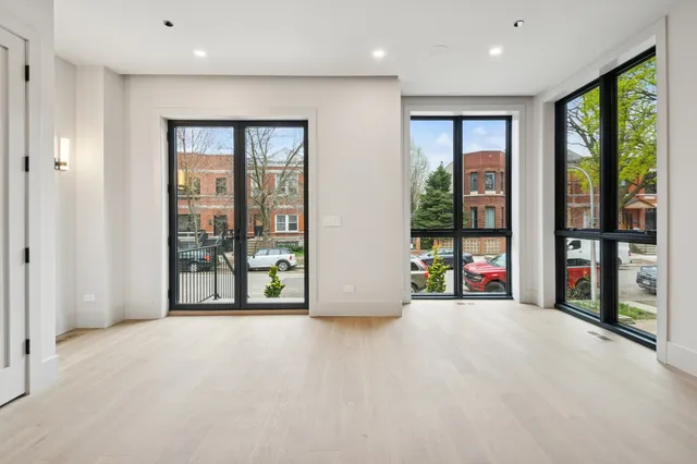 $1,999,999 | 2434 West Superior Street, Chicago, IL 60612