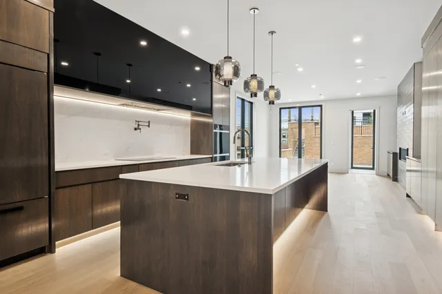 $1,999,999 | 2434 West Superior Street, Chicago, IL 60612