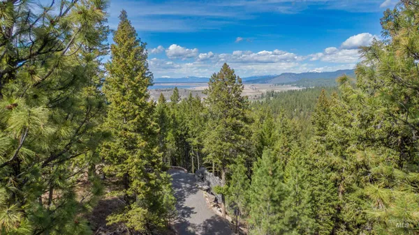 $164,900 | 1562 Crown Point Parkway, Cascade, ID 83611