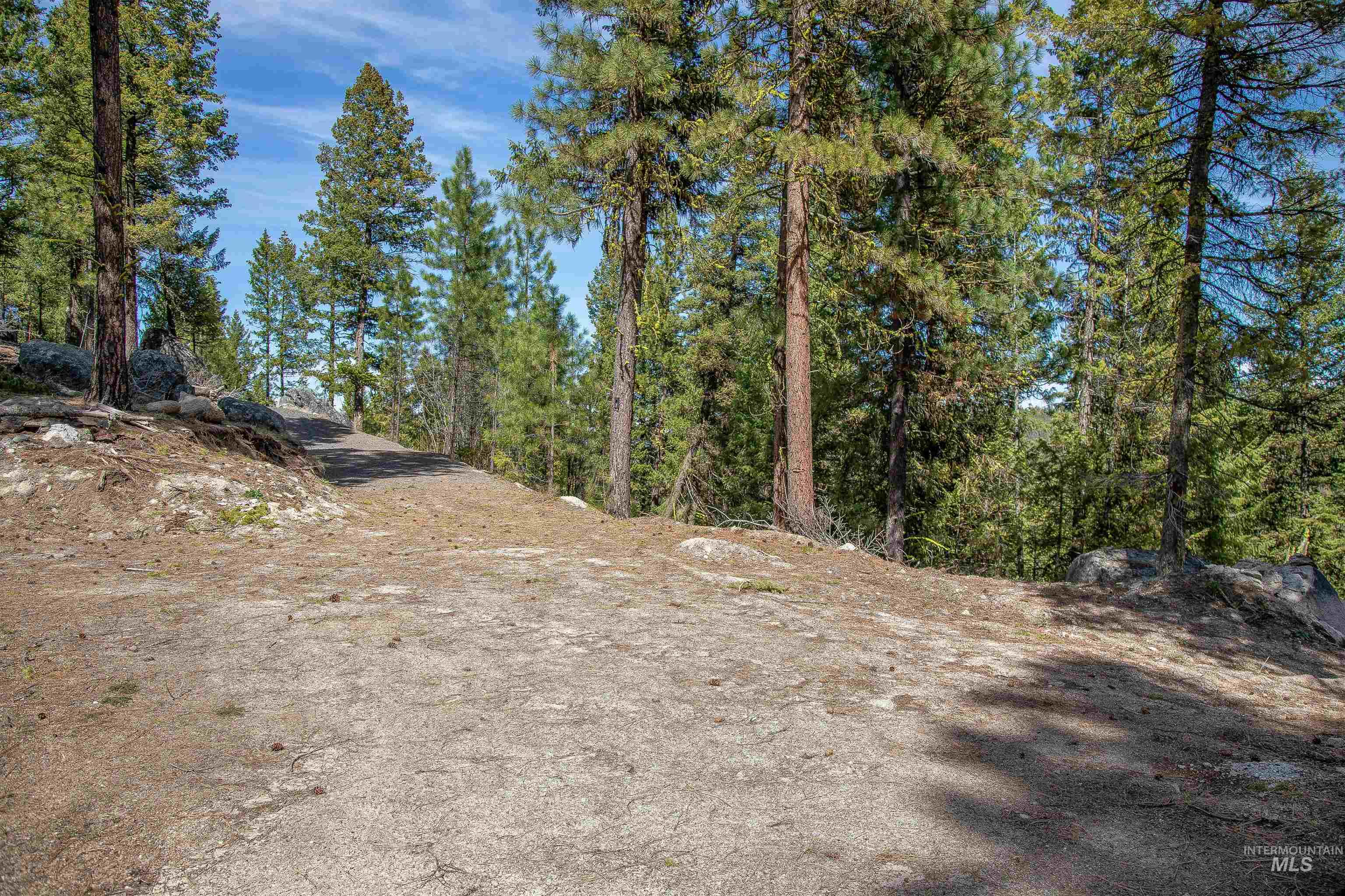 1562 Crown Point Parkway Cascade, ID 83611 - Photo 11 of 22