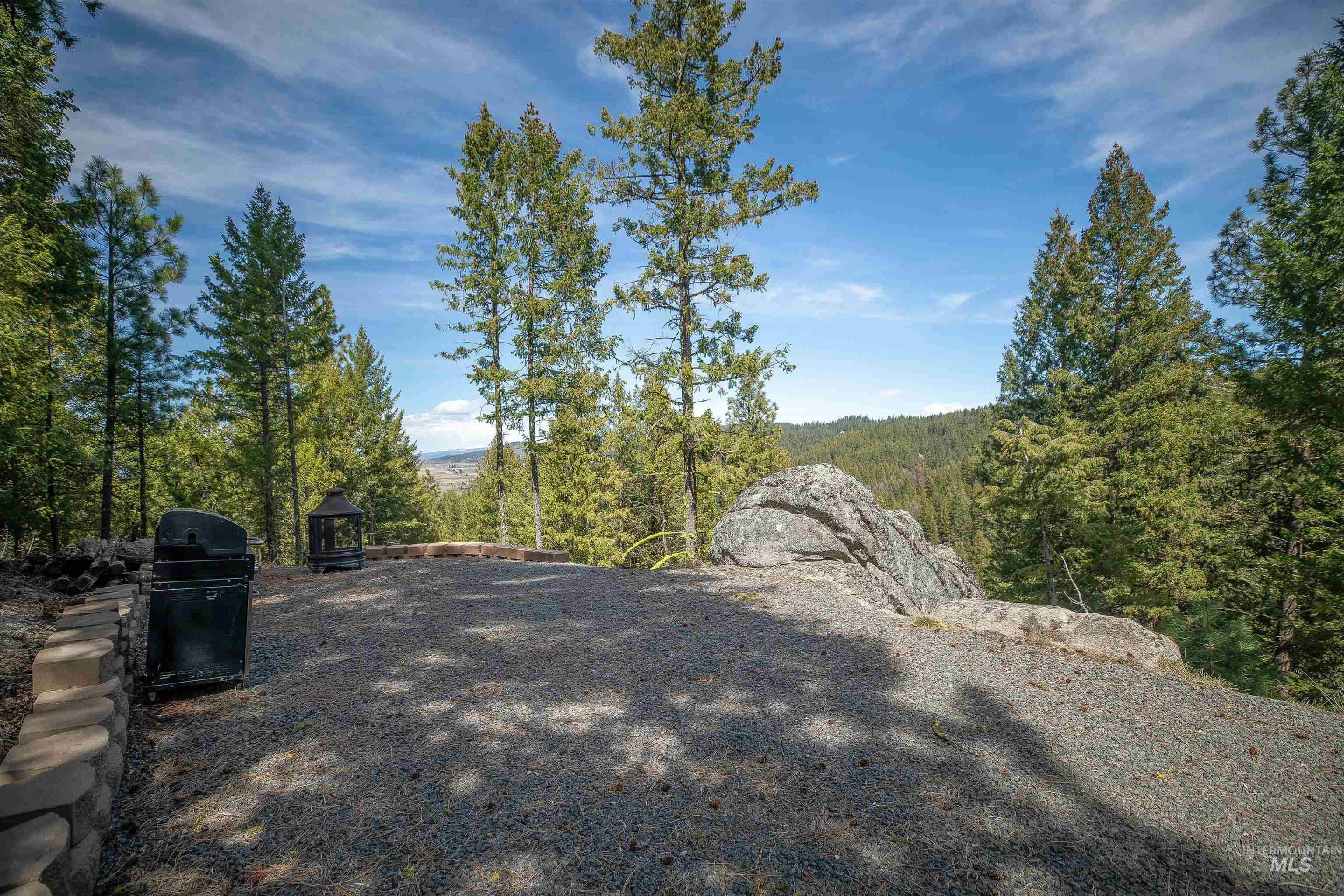 1562 Crown Point Parkway Cascade, ID 83611 - Photo 7 of 22