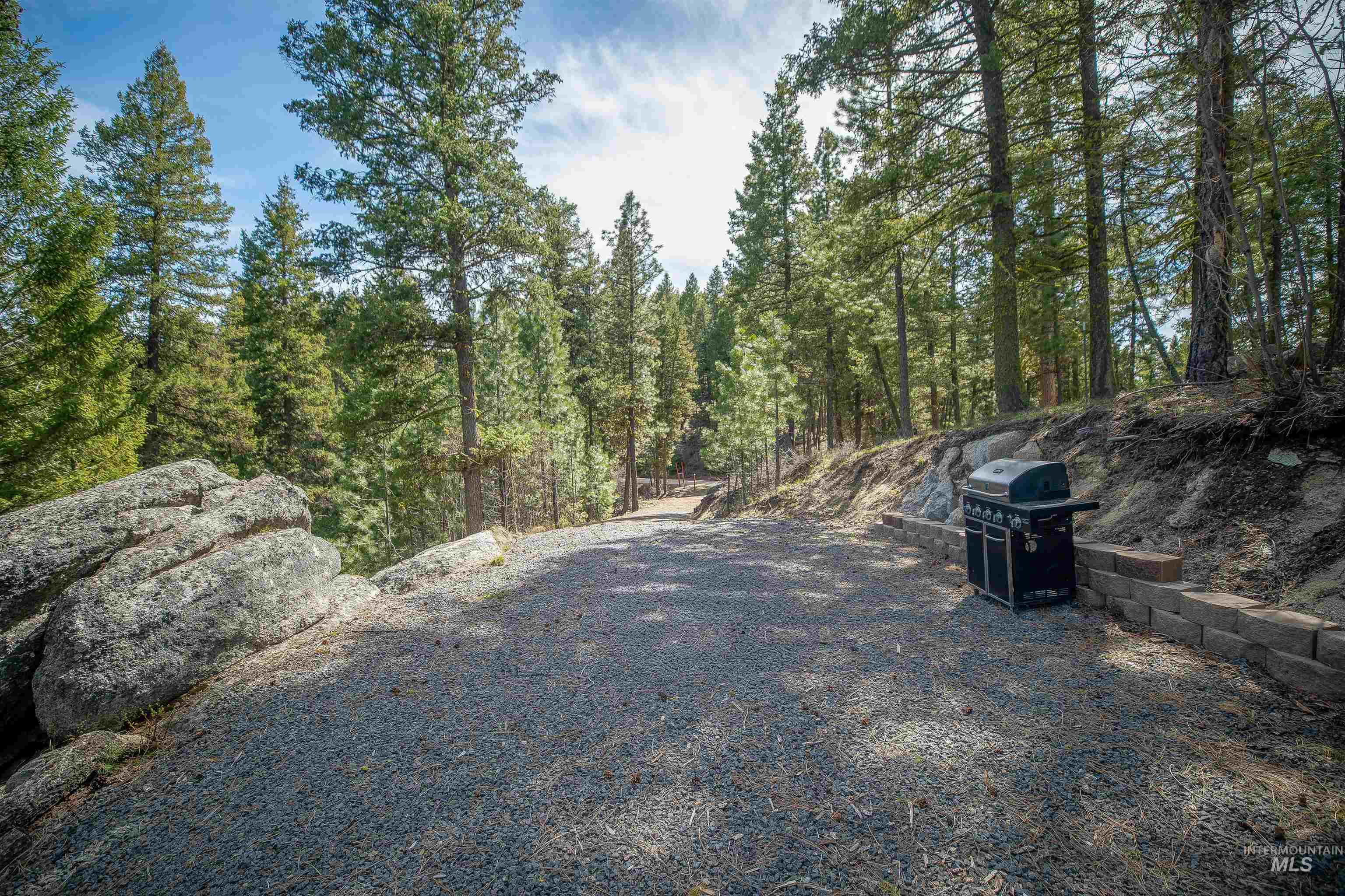 1562 Crown Point Parkway Cascade, ID 83611 - Photo 8 of 22