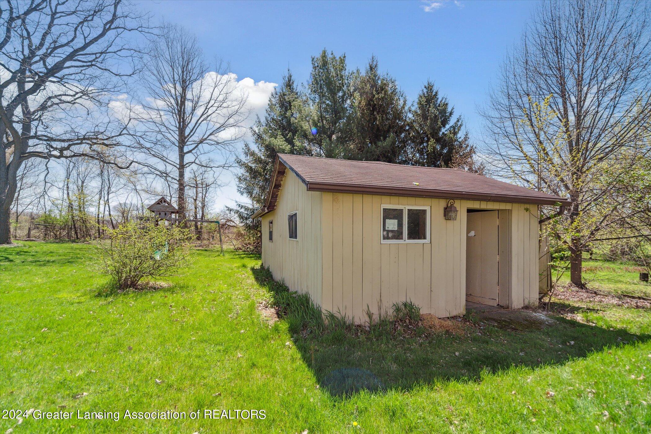 4571 West Barnes Road Mason, MI 48854 - Photo 29 of 31 33-4571-W-Barnes-Rd-Mason-MI-48854-Windo