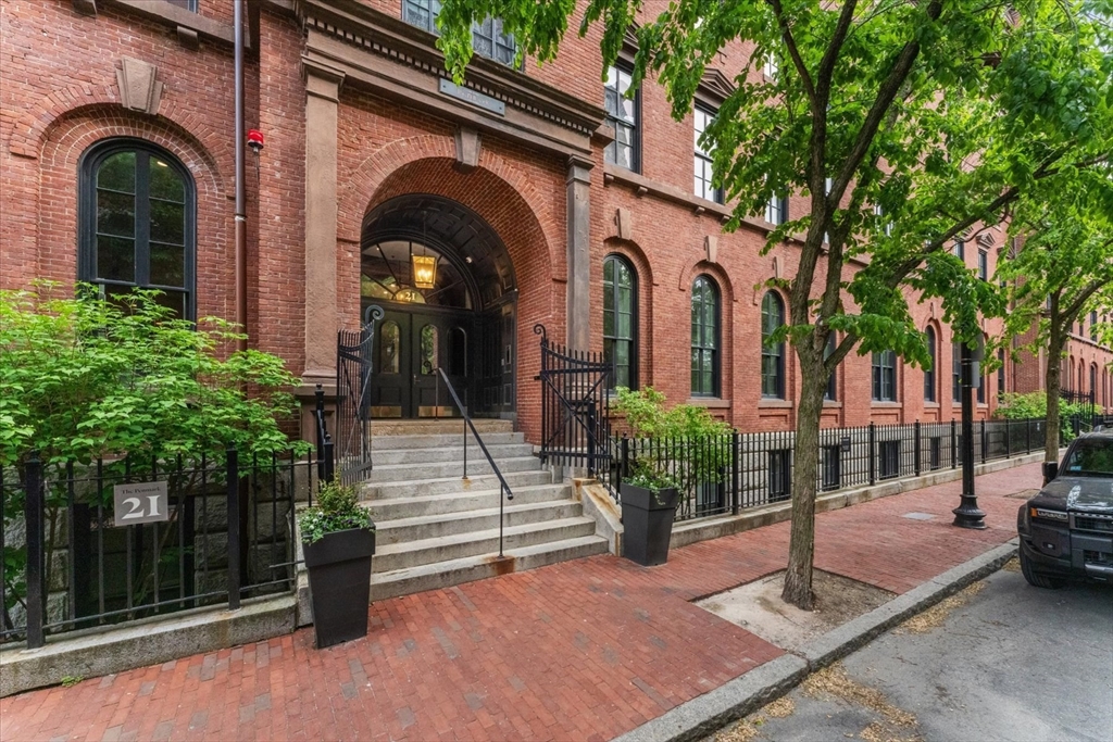 21 Father Francis Gilday Street, Unit 314 Boston, MA 02118 - Photo 1 of 22 Gallery Image 1