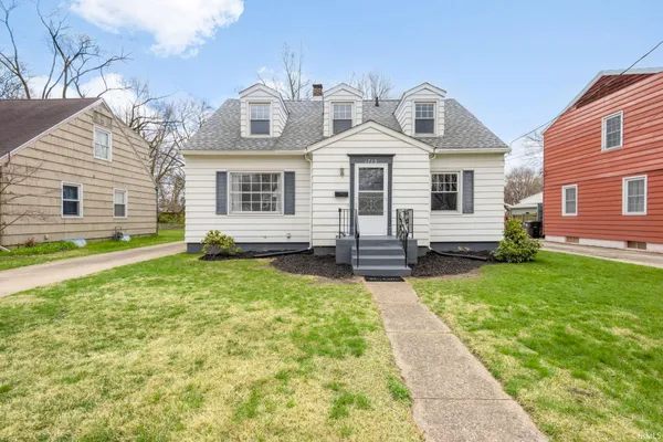 $230,000 | 1715 East Beardsley Avenue, Elkhart, IN 46514