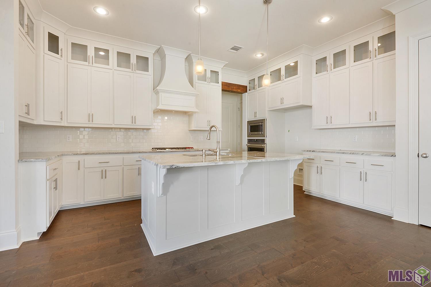 1828 Rouzan Avenue Baton Rouge, LA 70808 - Photo 4 of 17
