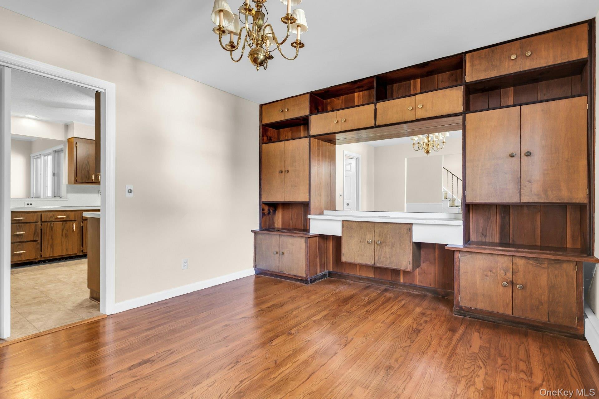 12 Violet Road Bayville, NY 11709 - Photo 4 of 43