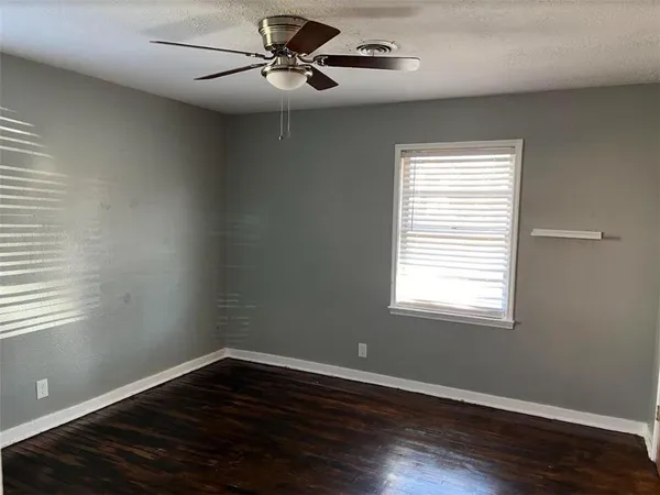 $319,900 | 212 Inlow Boulevard, Bryan, TX 77801