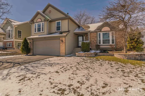 $409,500 | 3540 Fairfax Court West, Aurora, IL 60504