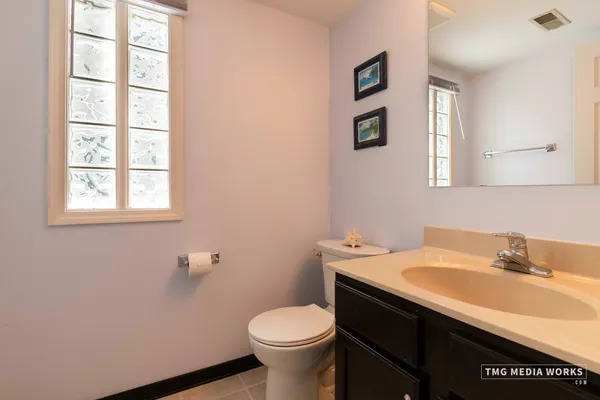 $409,500 | 3540 Fairfax Court West, Aurora, IL 60504