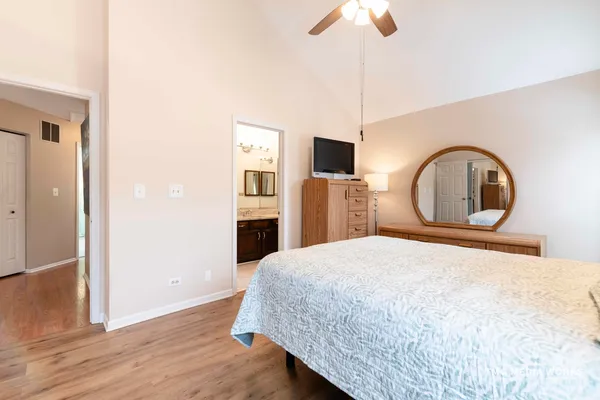 $409,500 | 3540 Fairfax Court West, Aurora, IL 60504