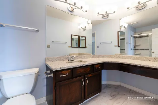 $409,500 | 3540 Fairfax Court West, Aurora, IL 60504