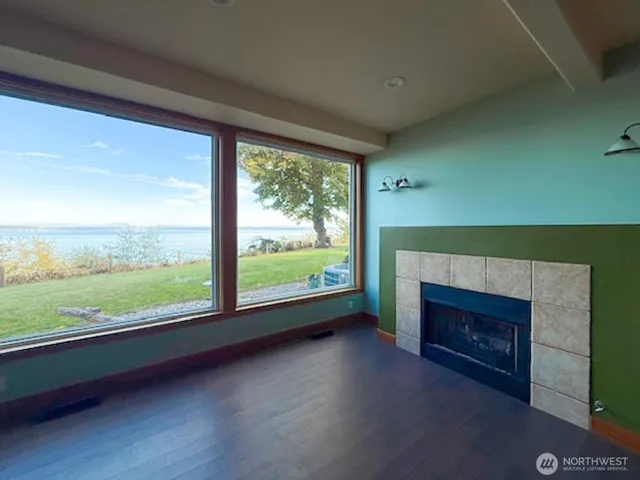 $4,500 | 31710 Sunrise Beach Court Northeast, Kingston, WA 98346