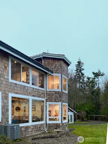 $4,500 | 31710 Sunrise Beach Court Northeast, Kingston, WA 98346