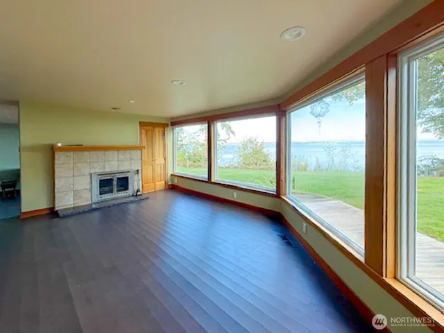 $4,500 | 31710 Sunrise Beach Court Northeast, Kingston, WA 98346