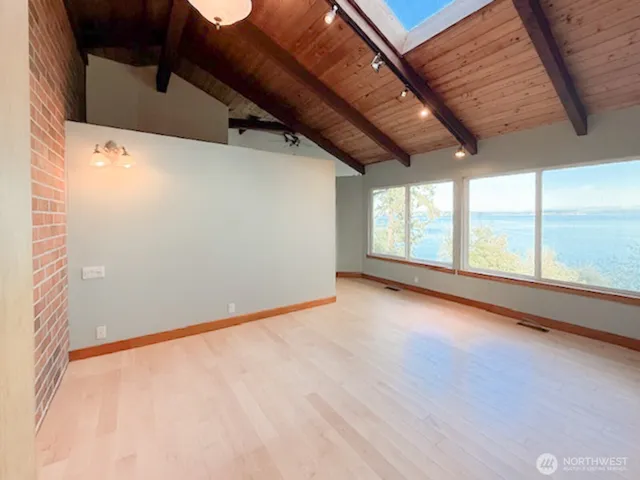 $4,500 | 31710 Sunrise Beach Court Northeast, Kingston, WA 98346