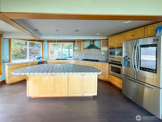 $4,500 | 31710 Sunrise Beach Court Northeast, Kingston, WA 98346