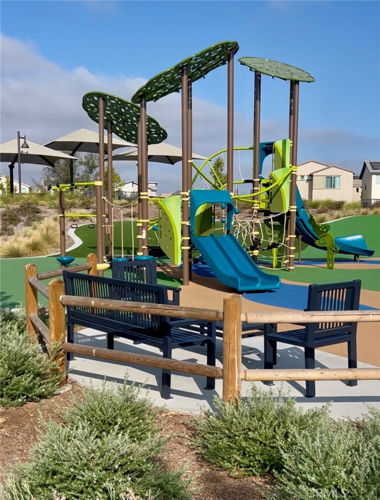 731 Jasper Street Rancho Mission Viejo, CA 92694 - Photo 10 of 14 a sitting area with wooden fence