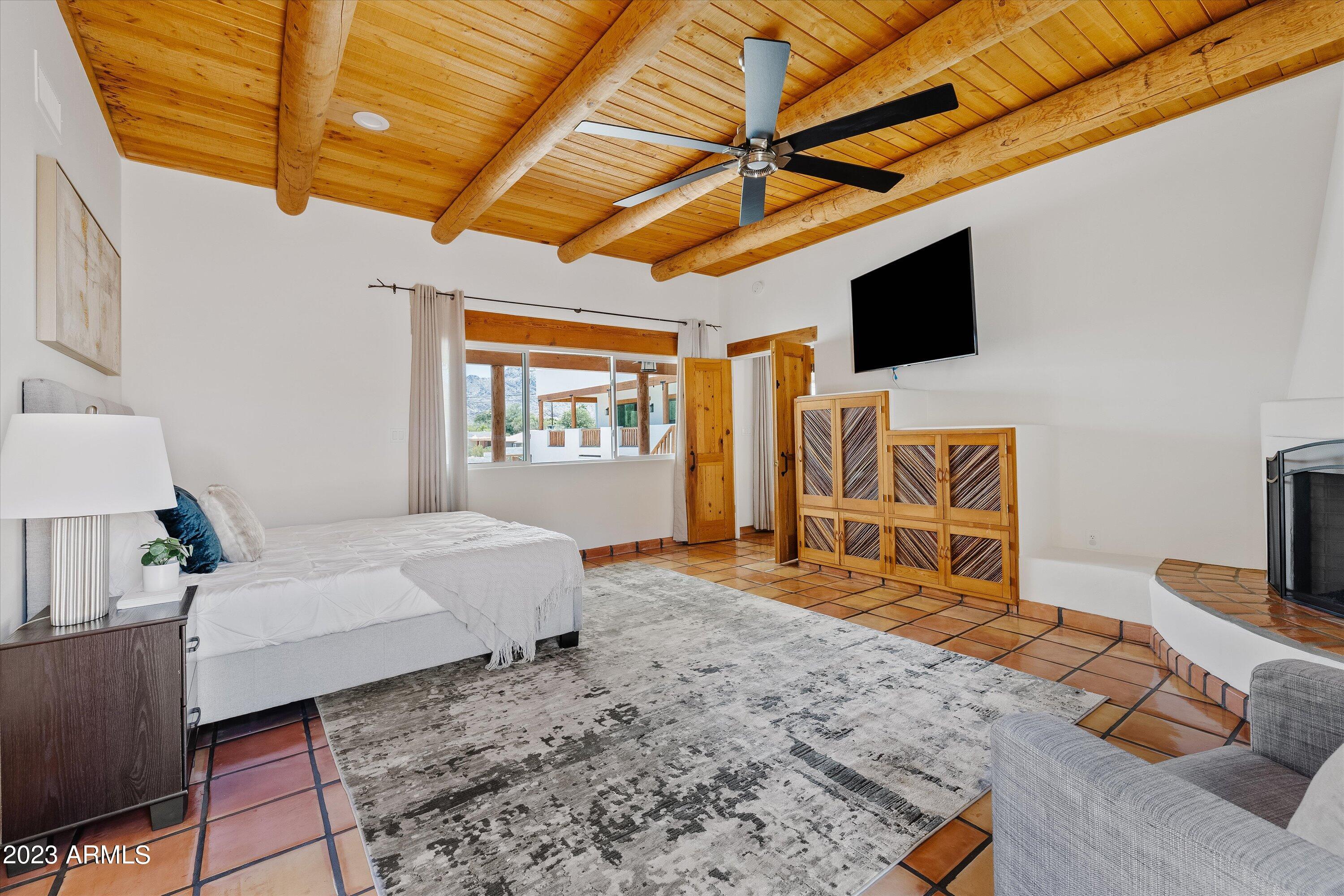 8202 North 14th Street Phoenix, AZ 85020 - Photo 4 of 48 11-R6_4157