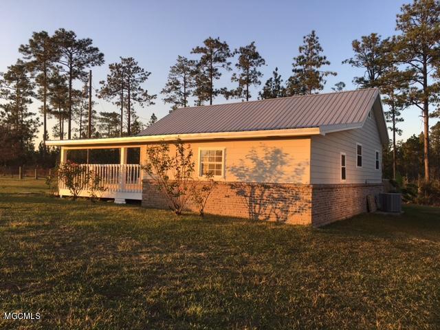 456 Pasture Road Perkinston, MS 39573 - Photo 5 of 18 IMG_2648