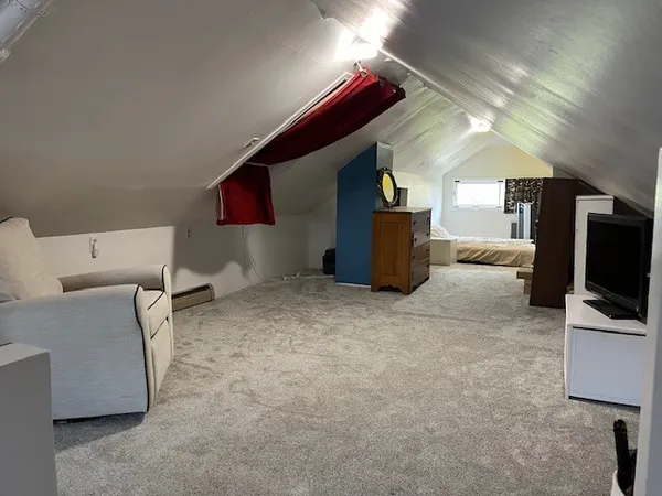 $3,950 | 3016 Thayer Street, Evanston, IL 60201