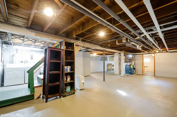 $3,950 | 3016 Thayer Street, Evanston, IL 60201