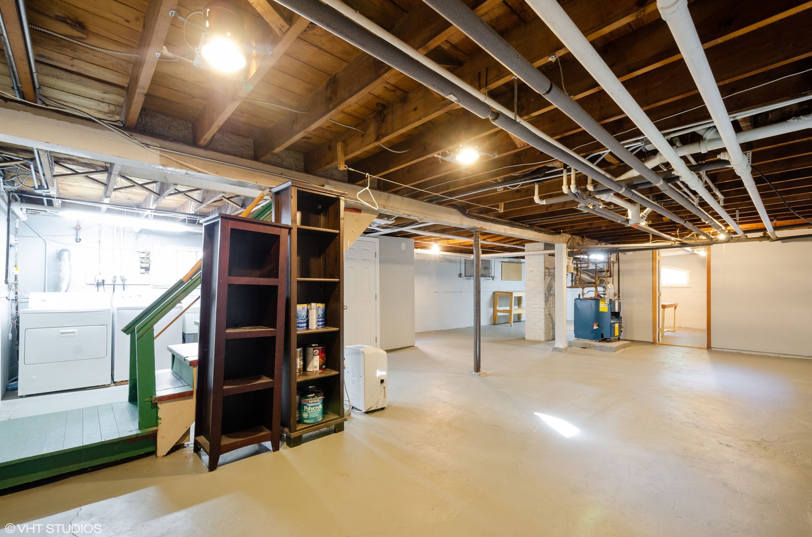3016 Thayer Street Evanston, IL 60201 - Photo 16 of 20 a view of an empty room with a garage