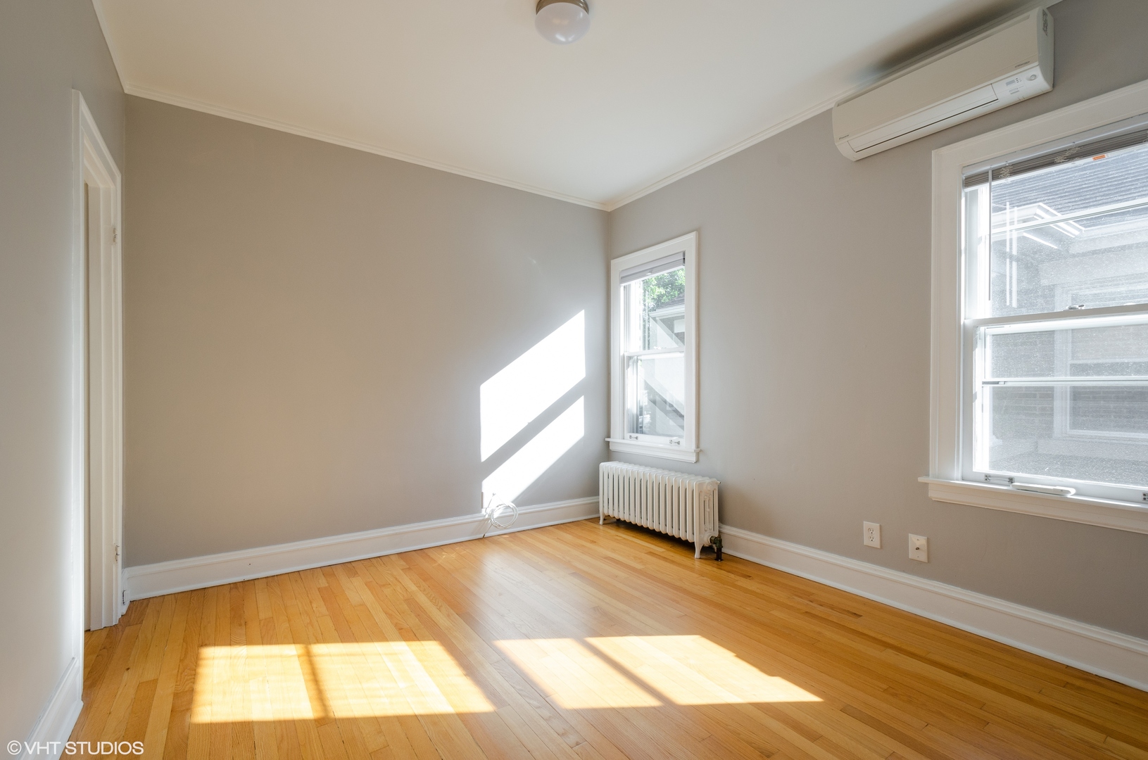 3016 Thayer Street Evanston, IL 60201 - Photo 8 of 20 a view of an empty room with a window