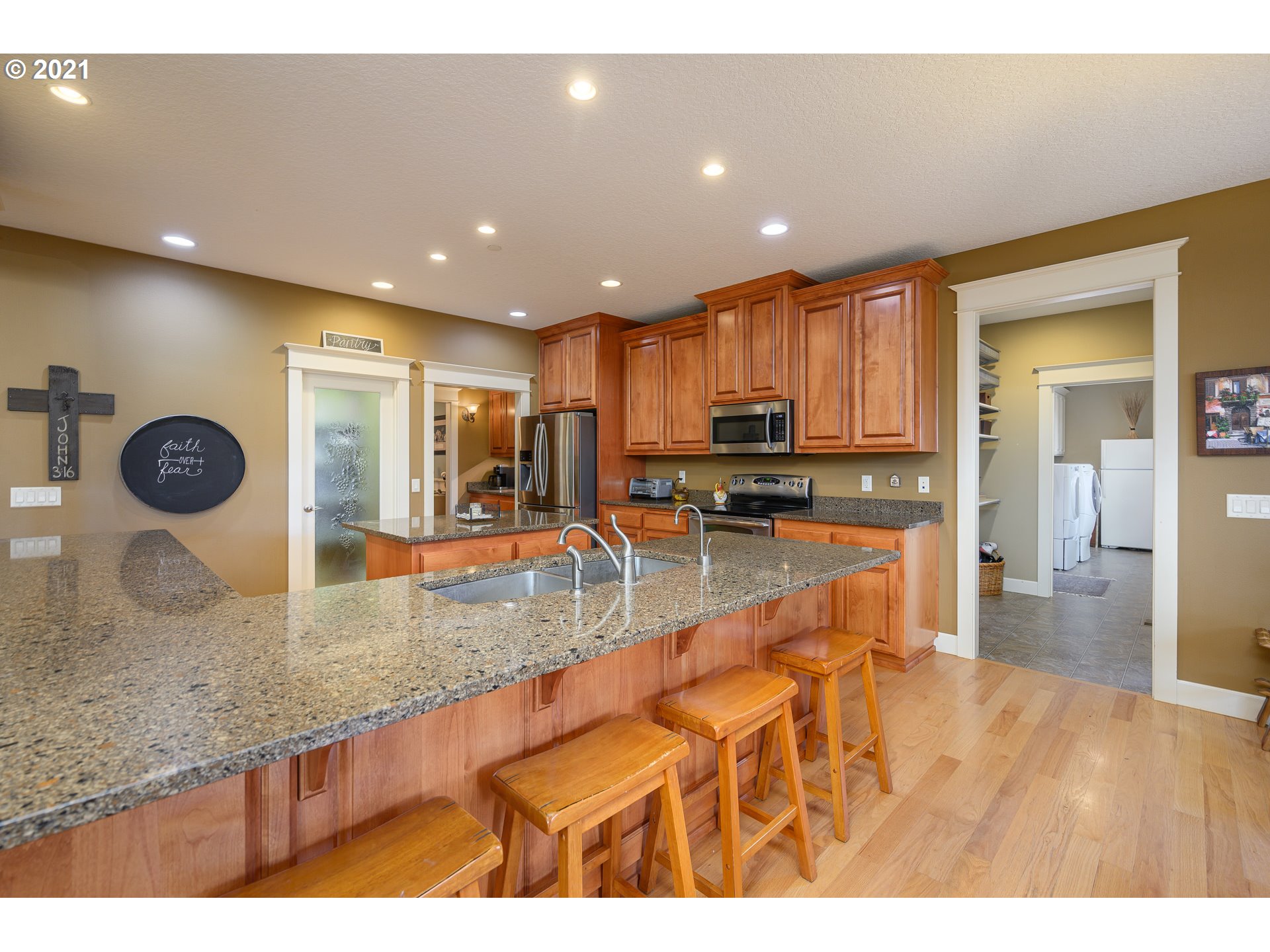 12165 Northwest Fox Ridge Road McMinnville, OR 97128 - Photo 13 of 32 Gallery Image 13