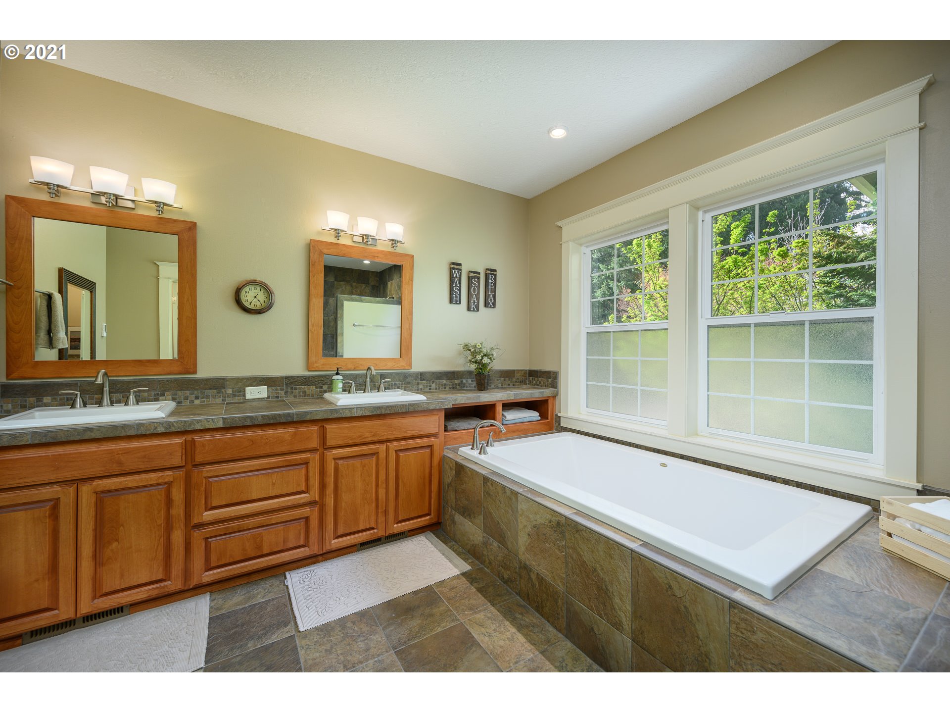 12165 Northwest Fox Ridge Road McMinnville, OR 97128 - Photo 18 of 32 Gallery Image 18