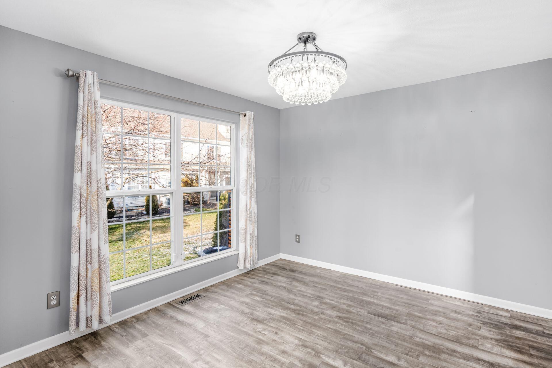 360 Sycamore Ridge Way, Unit 360 Columbus, OH 43230 - Photo 7 of 19 large dining space