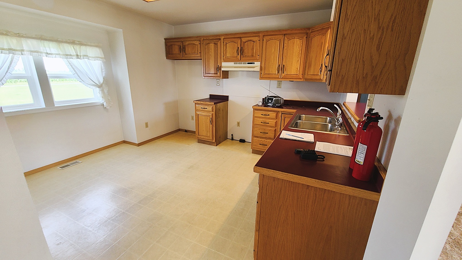 9830 Yorktown Road Lyndon, IL 61261 - Photo 10 of 36