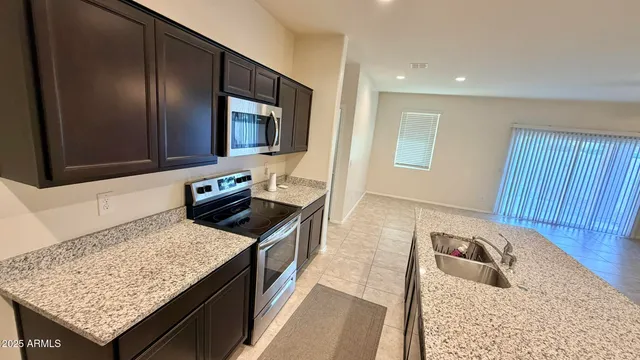 $1,600 | 36439 Pampoloma Avenue, Maricopa, AZ 85138