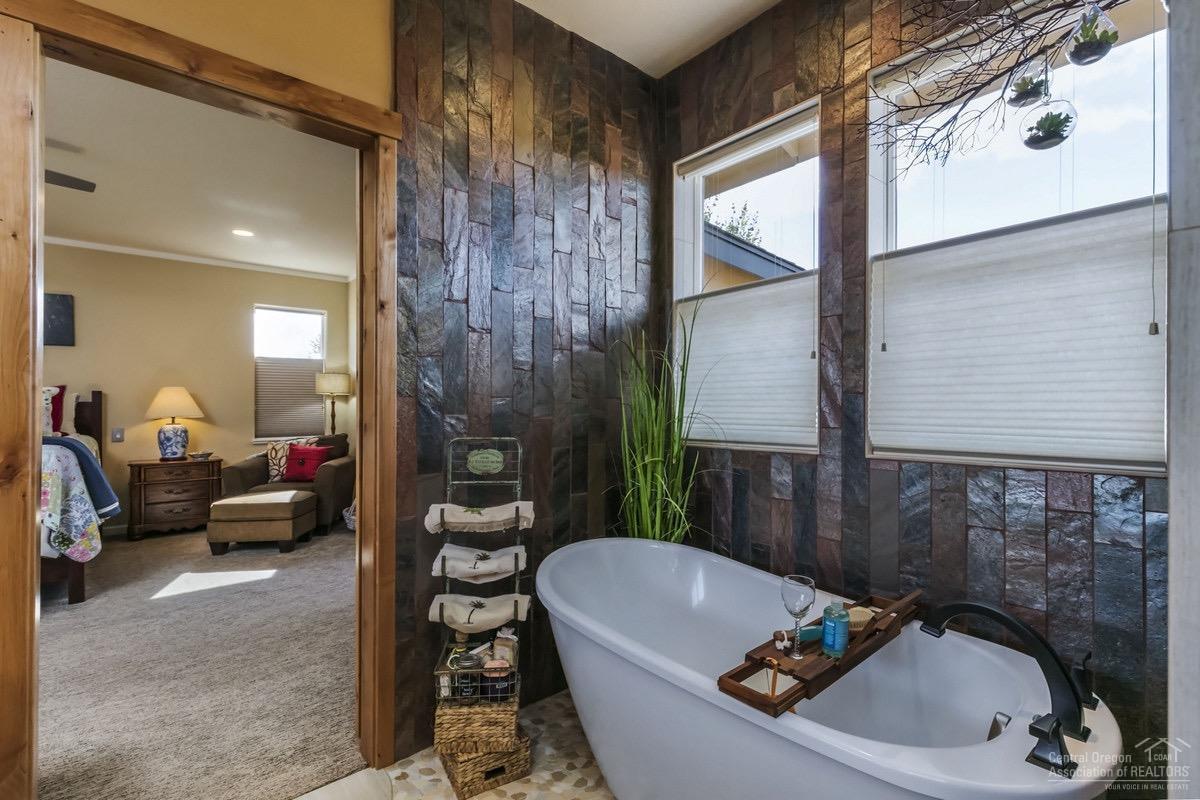 60365 Sun Ridge Bend, OR 97702 - Photo 11 of 25 Additional Photo