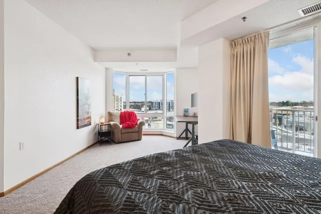 $250,000 | 6600 Lyndale Avenue South, Unit 400, Richfield, MN 55423