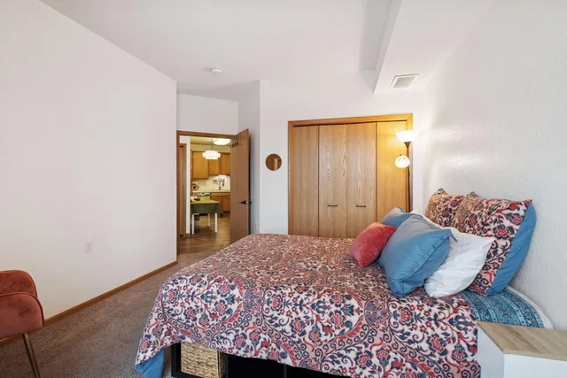 $250,000 | 6600 Lyndale Avenue South, Unit 400, Richfield, MN 55423