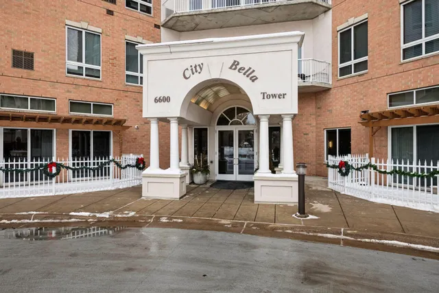 $250,000 | 6600 Lyndale Avenue South, Unit 400, Richfield, MN 55423