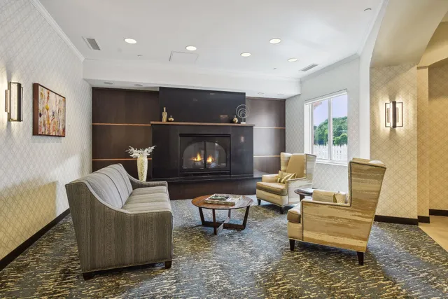 $250,000 | 6600 Lyndale Avenue South, Unit 400, Richfield, MN 55423