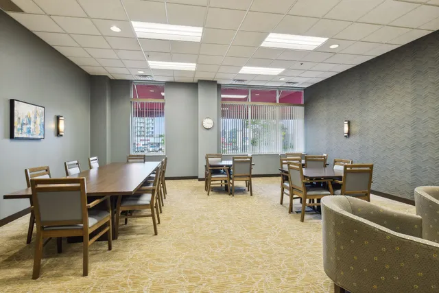 $250,000 | 6600 Lyndale Avenue South, Unit 400, Richfield, MN 55423