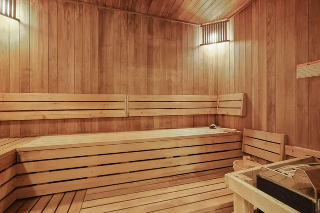 $250,000 | 6600 Lyndale Avenue South, Unit 400, Richfield, MN 55423