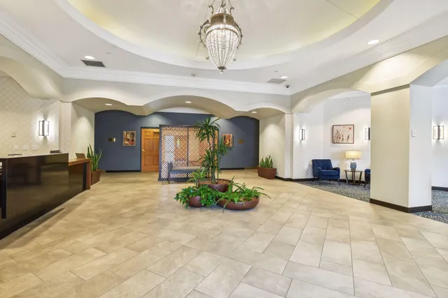 $250,000 | 6600 Lyndale Avenue South, Unit 400, Richfield, MN 55423