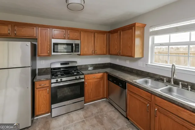 $2,360 | 408 Parkside Way, McDonough, GA 30253